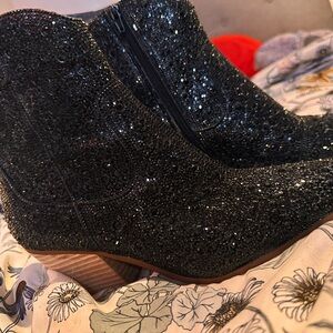 Betsey Johnson Black Diva size 8.5